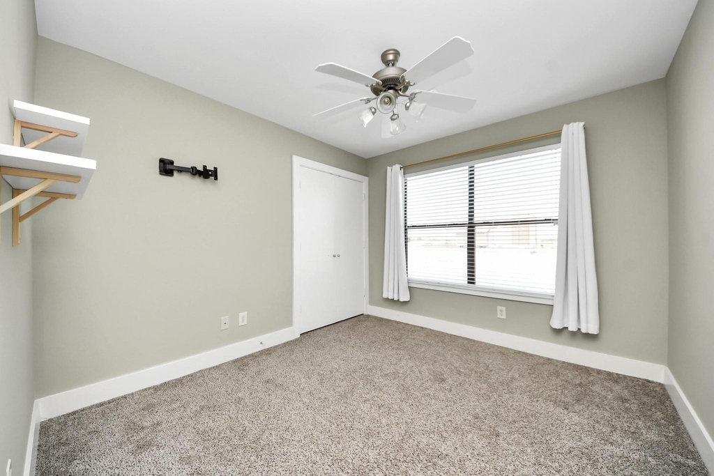 8715 Meadowcroft Drive - Photo 24