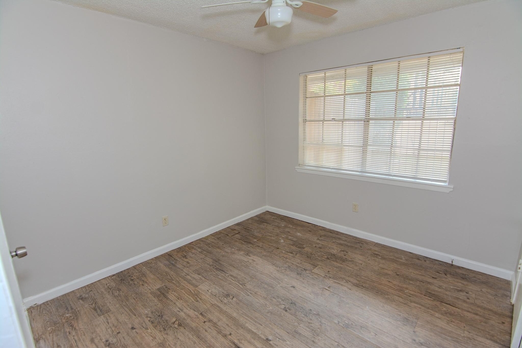 1665 Northwood - Photo 6