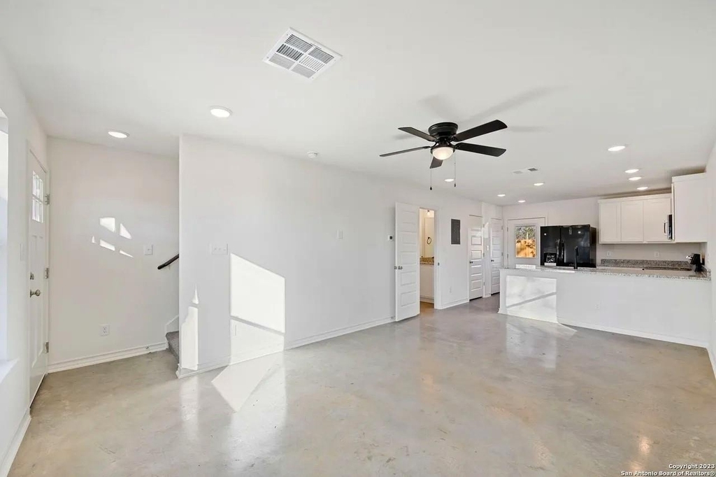 543 Delmar Street - Photo 3