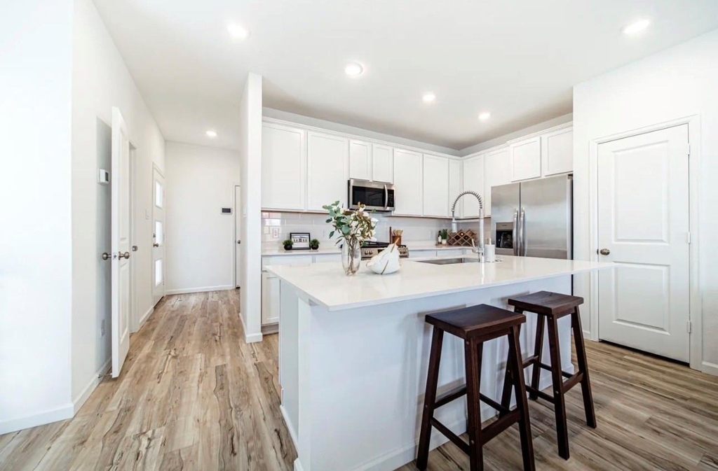 9914 Kilkenny St - Photo 1