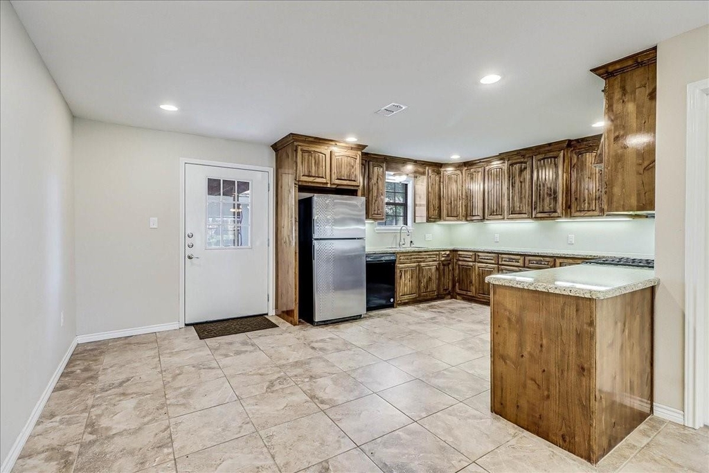 2111 E Lott Avenue - Photo 18