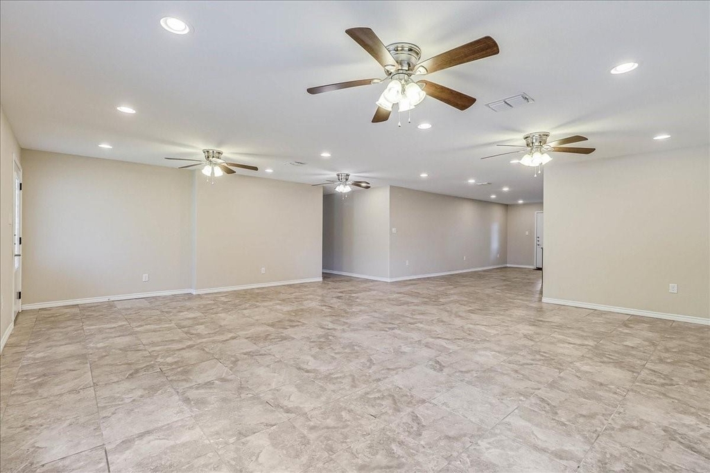 2111 E Lott Avenue - Photo 2