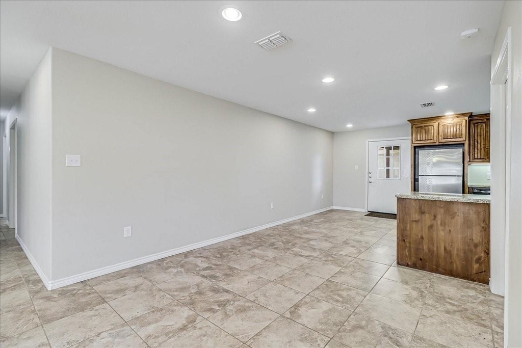 2111 E Lott Avenue - Photo 13