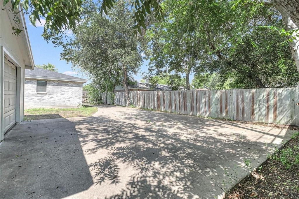 2111 E Lott Avenue - Photo 43