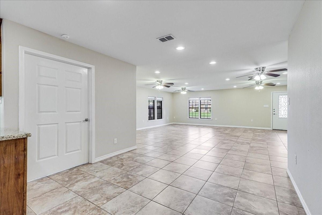 2111 E Lott Avenue - Photo 15