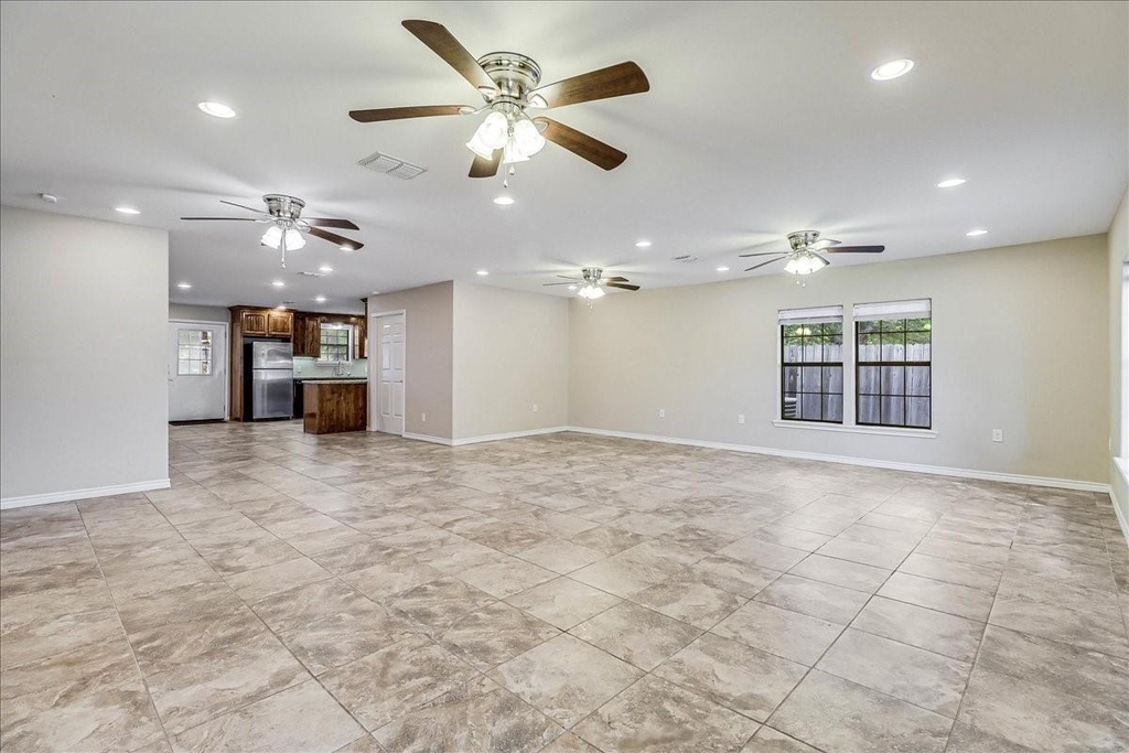 2111 E Lott Avenue - Photo 8
