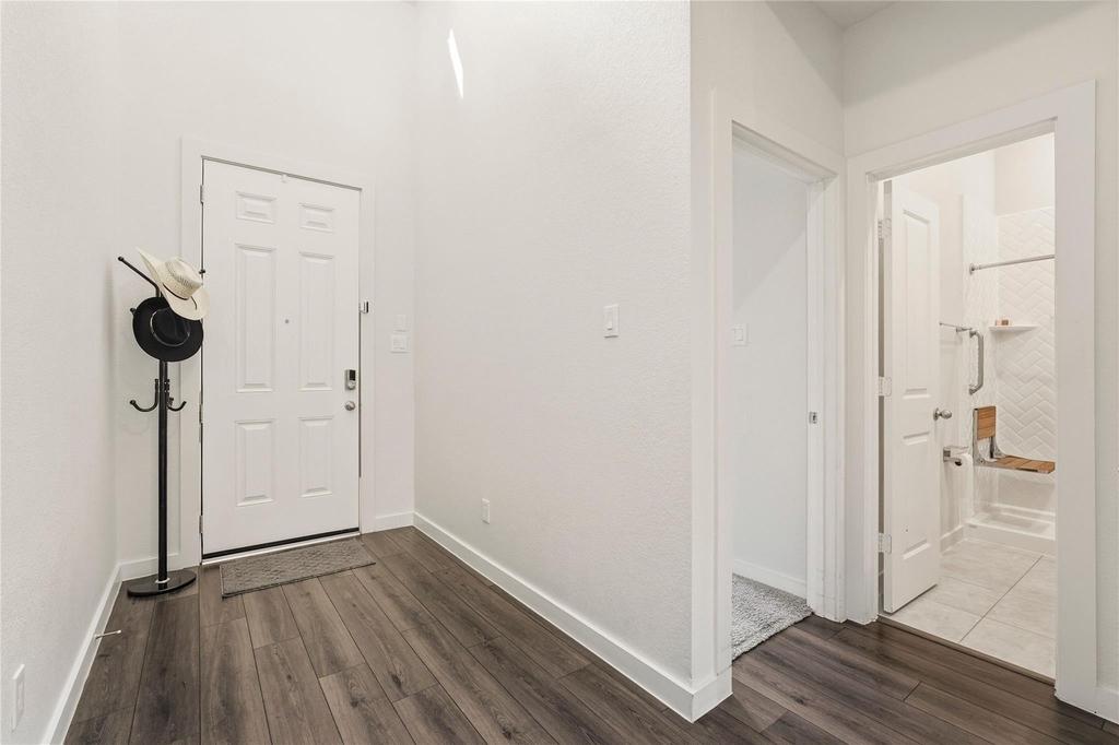 15647 Roscobie Park Drive - Photo 2