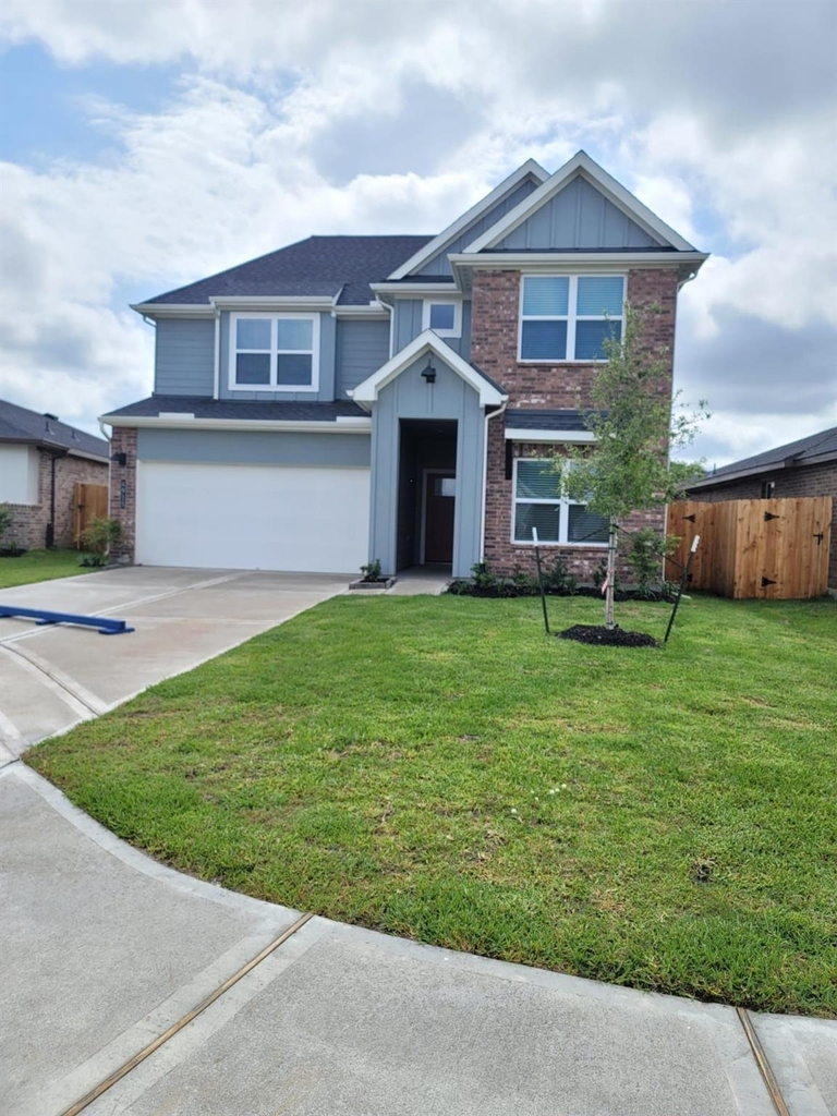 4915 Pine Haven Lane - Photo 0