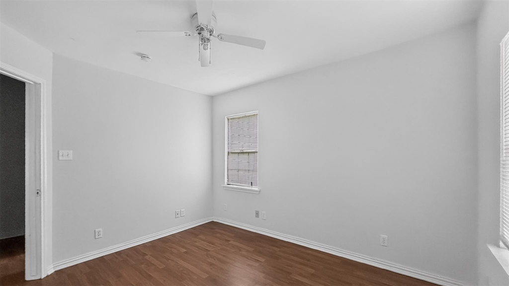 1118 Hunter Drive - Photo 5