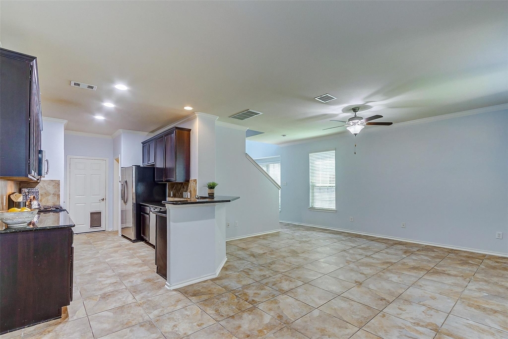 6451 Calgary Woods Lane - Photo 11