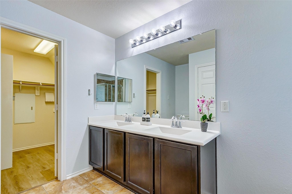 6451 Calgary Woods Lane - Photo 40