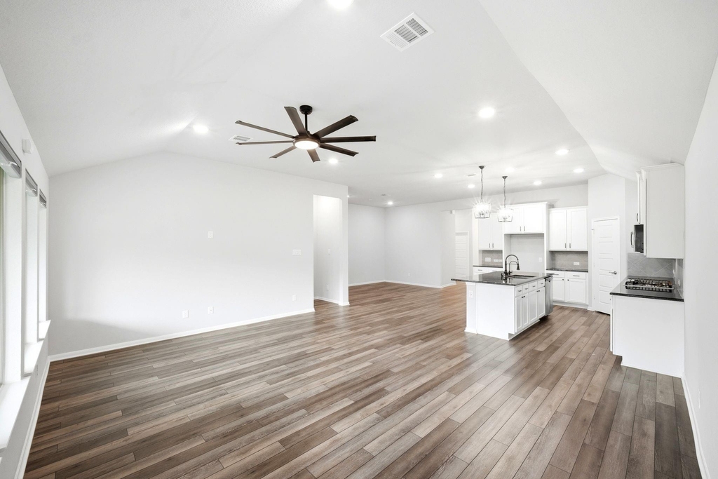 19218 Jenny Creek Court - Photo 10