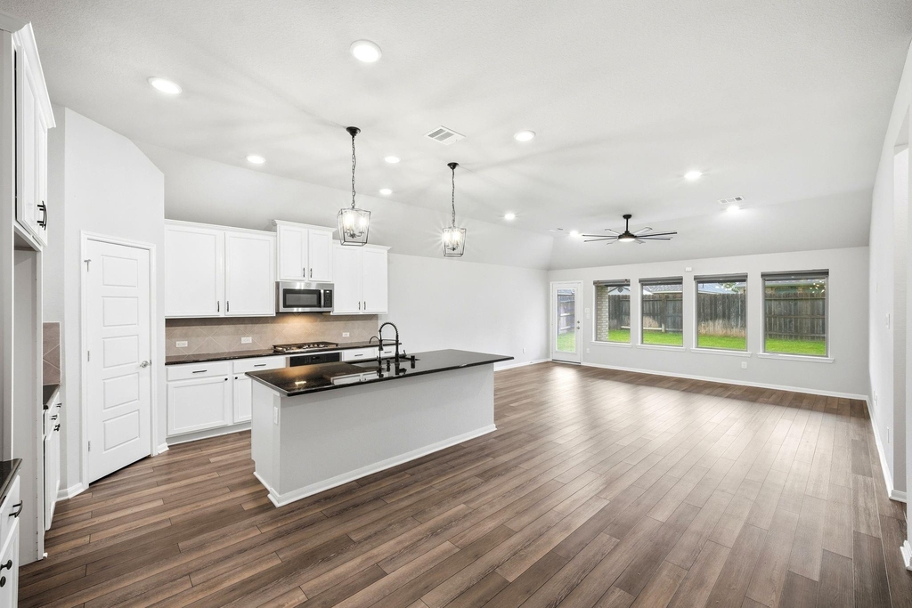 19218 Jenny Creek Court - Photo 9
