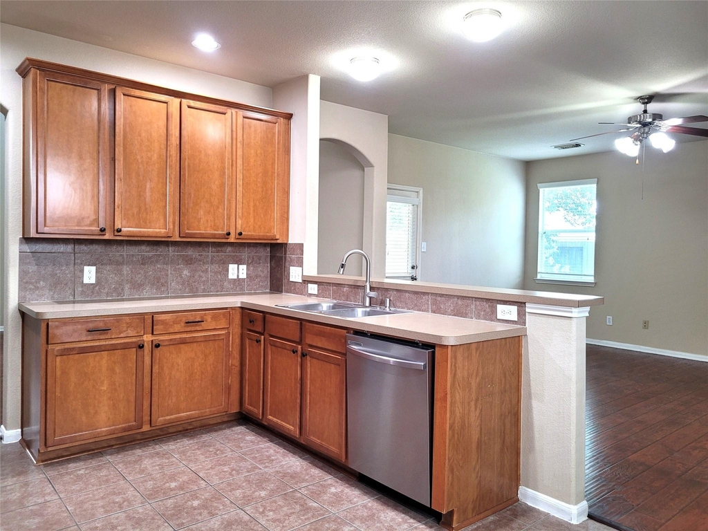 26319 Longview Creek Drive - Photo 10