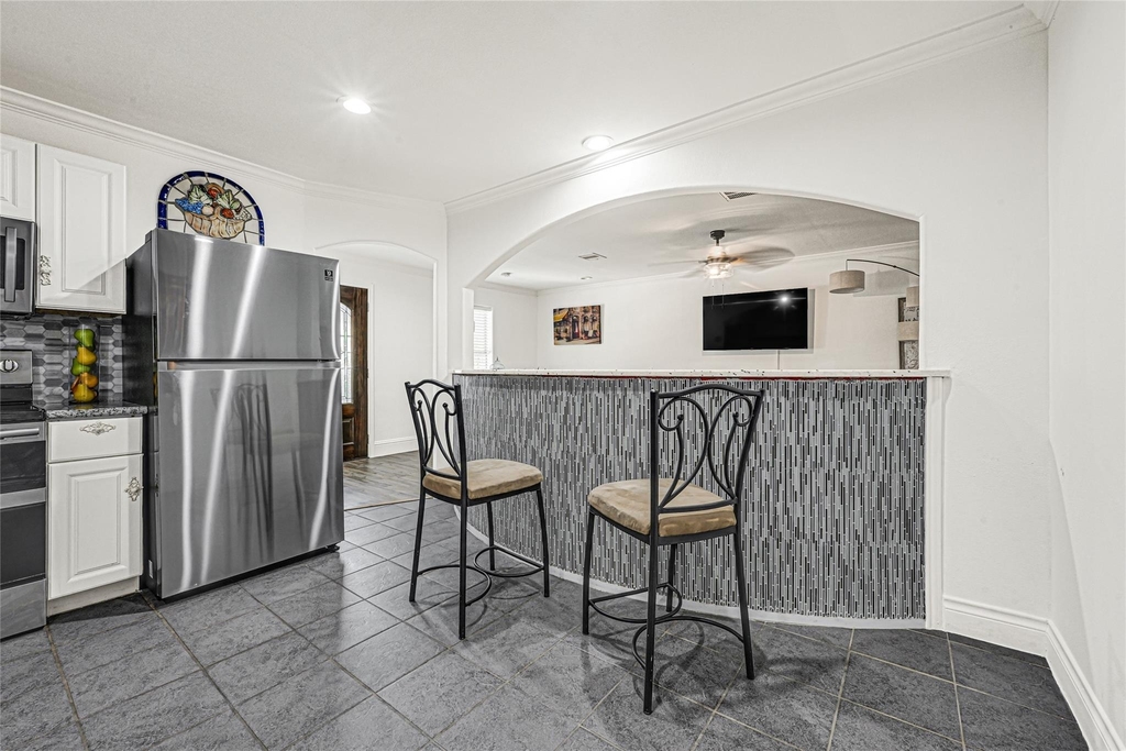 2809 Tooke Street - Photo 2