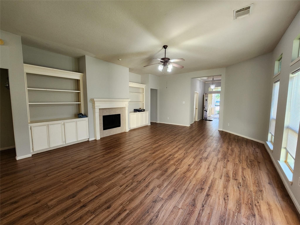 1011 Lexington Green Drive - Photo 2