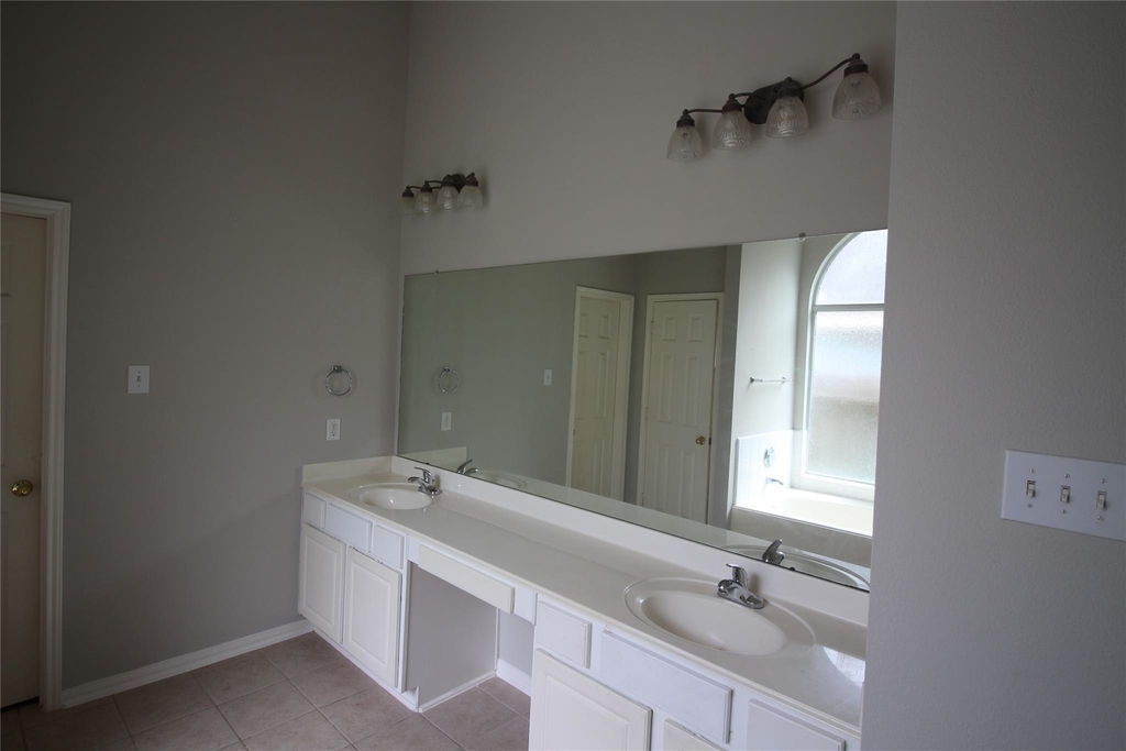 1011 Lexington Green Drive - Photo 20