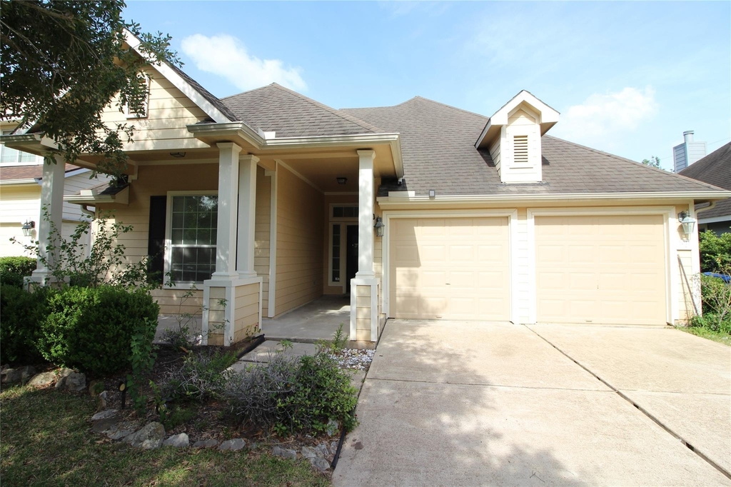 1011 Lexington Green Drive - Photo 0