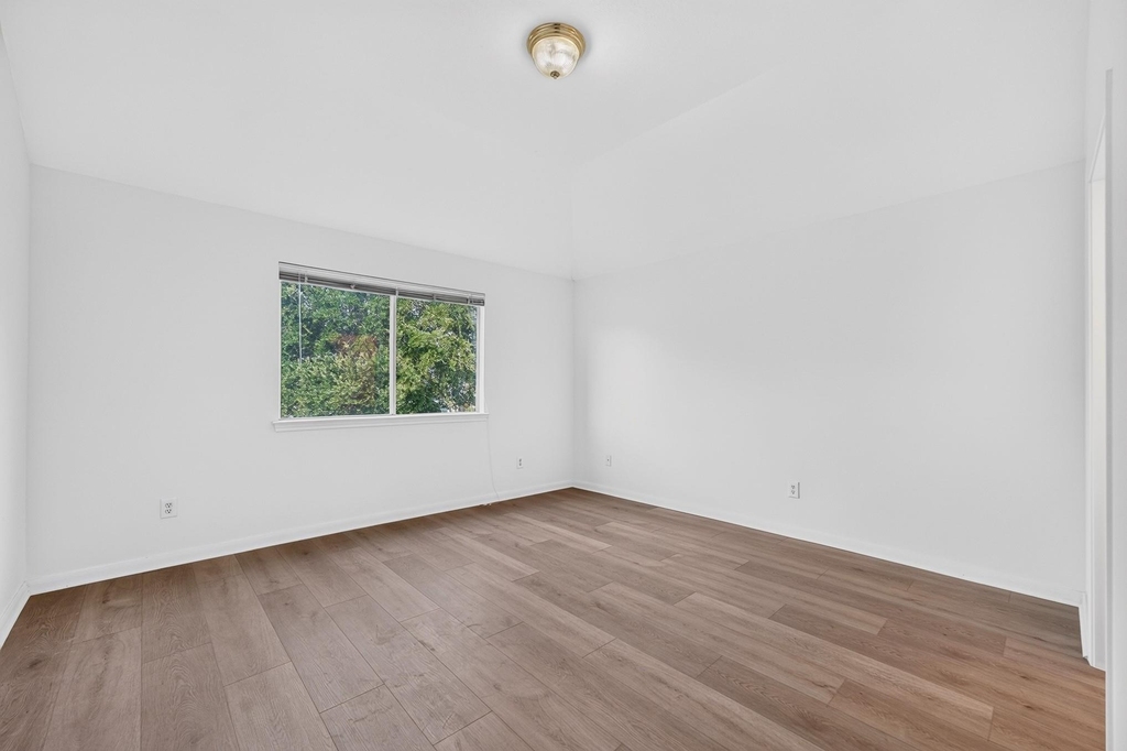 1727 Emma Cove Court - Photo 18