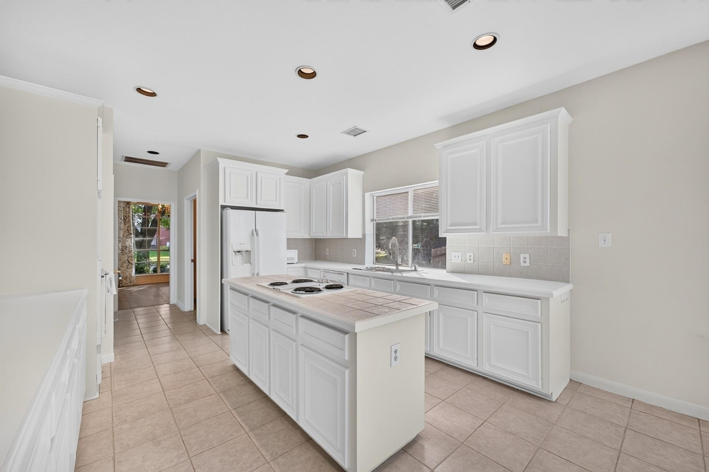 1727 Emma Cove Court - Photo 6