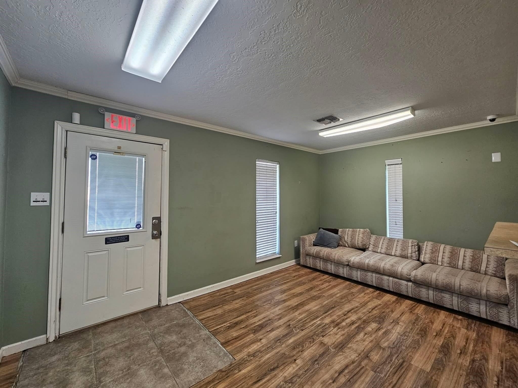 1501 6th Street N - Photo 1