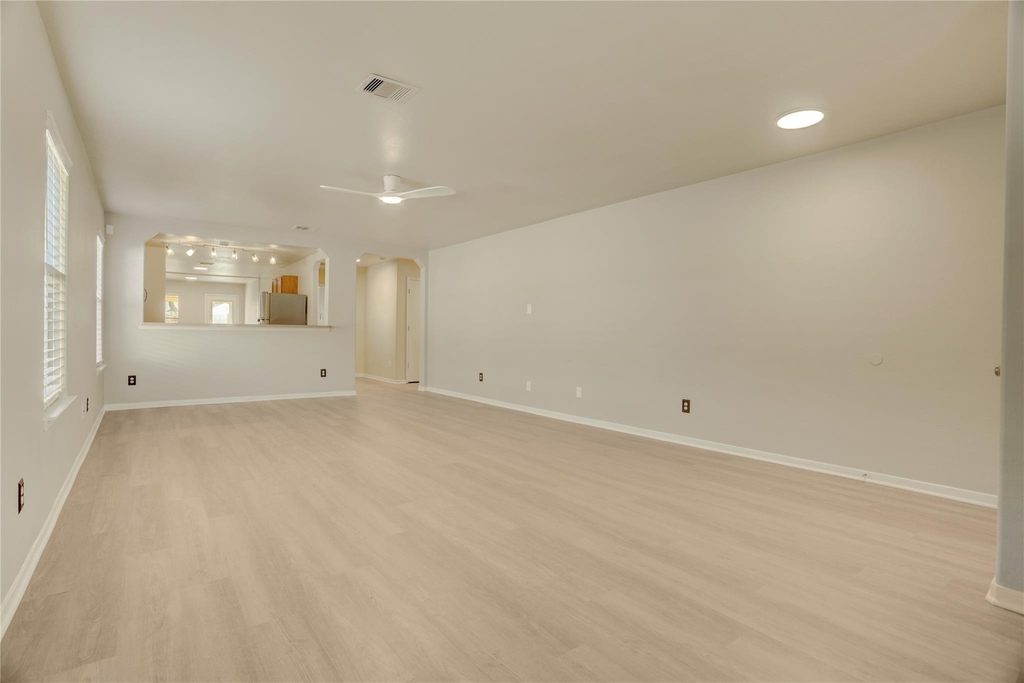 822 Crabapple Way - Photo 3