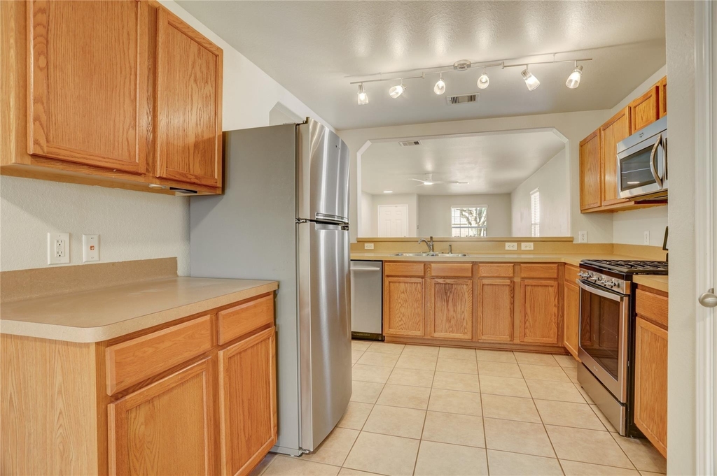 822 Crabapple Way - Photo 6
