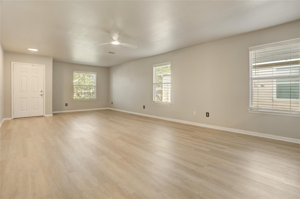 822 Crabapple Way - Photo 4