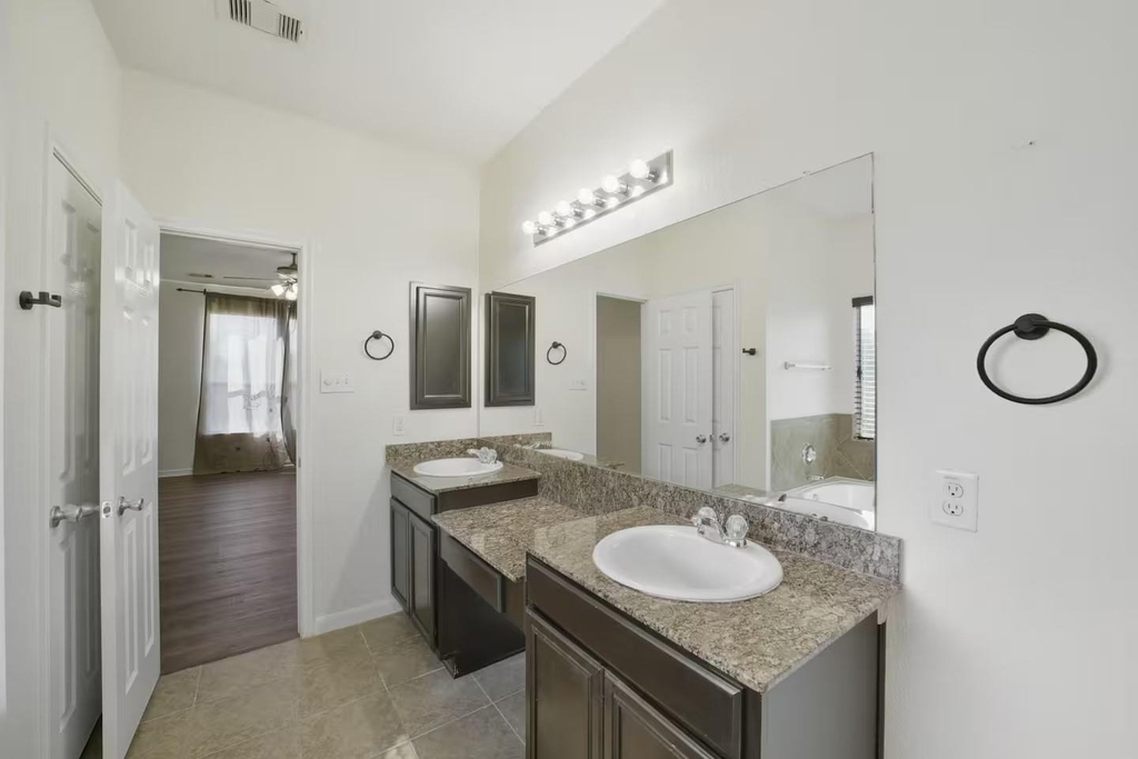 18607 Shavano Court - Photo 17