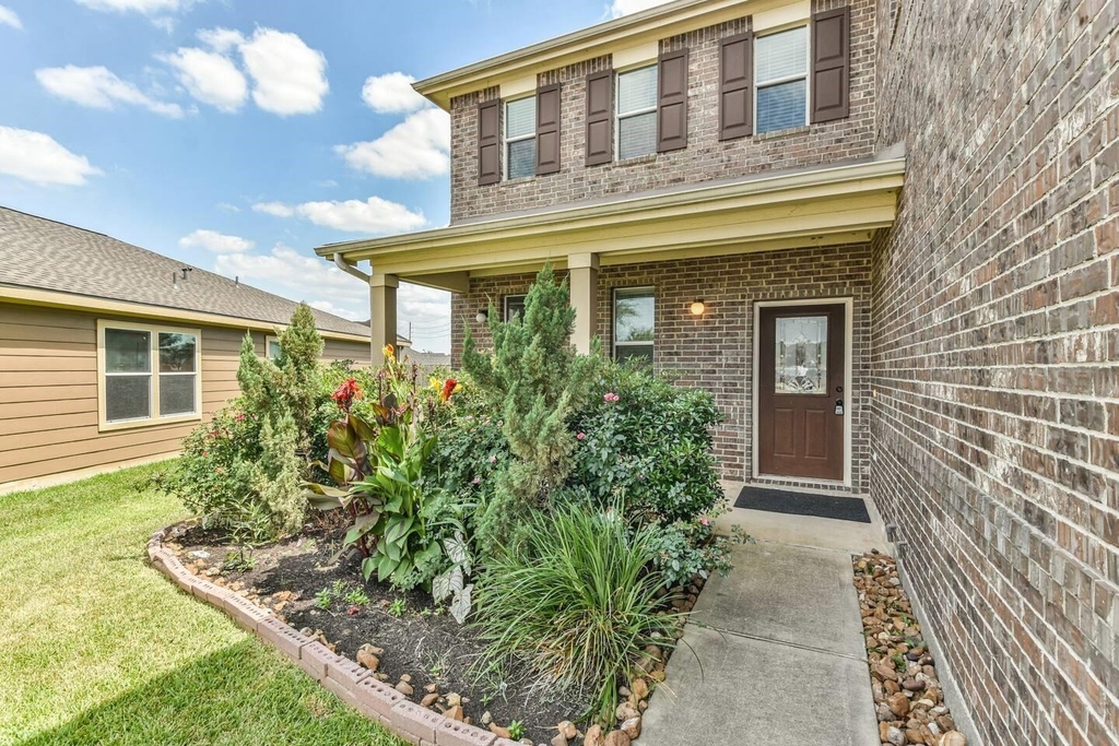 18607 Shavano Court - Photo 0