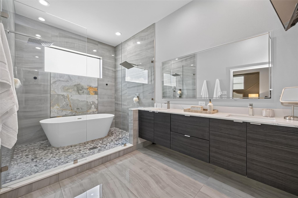 607 Memorial Heights Drive - Photo 22