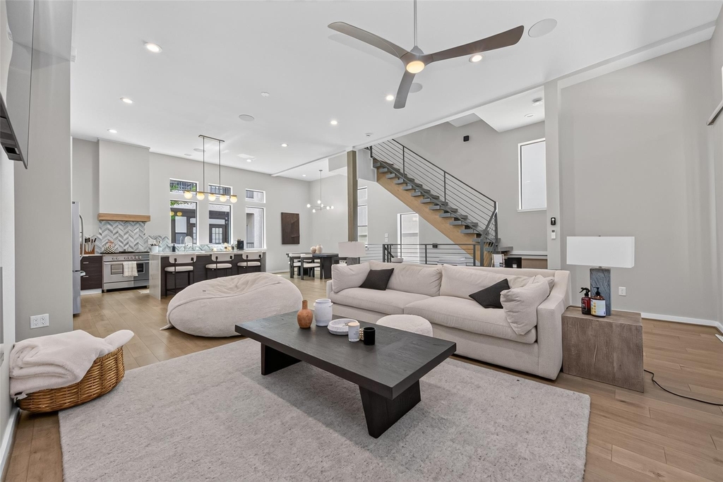 607 Memorial Heights Drive - Photo 9