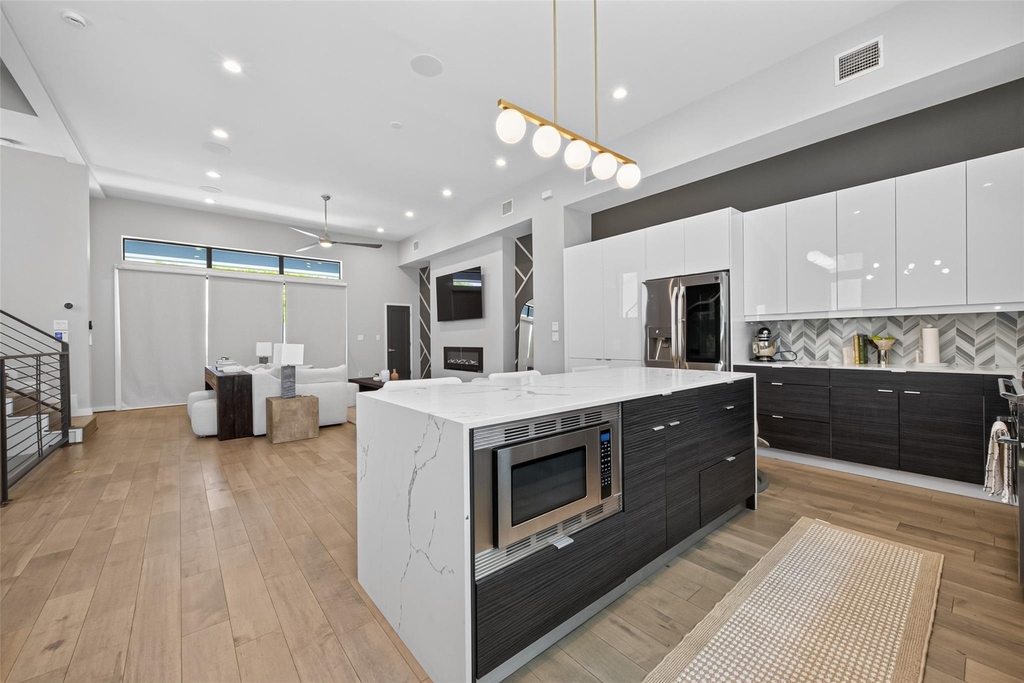 607 Memorial Heights Drive - Photo 6