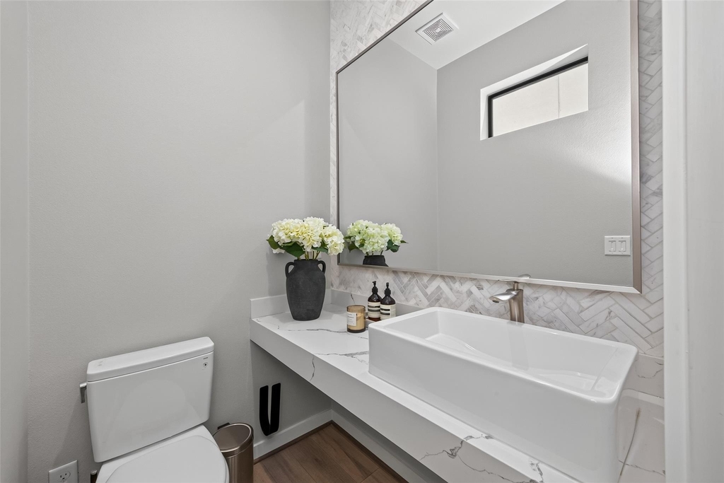 607 Memorial Heights Drive - Photo 10