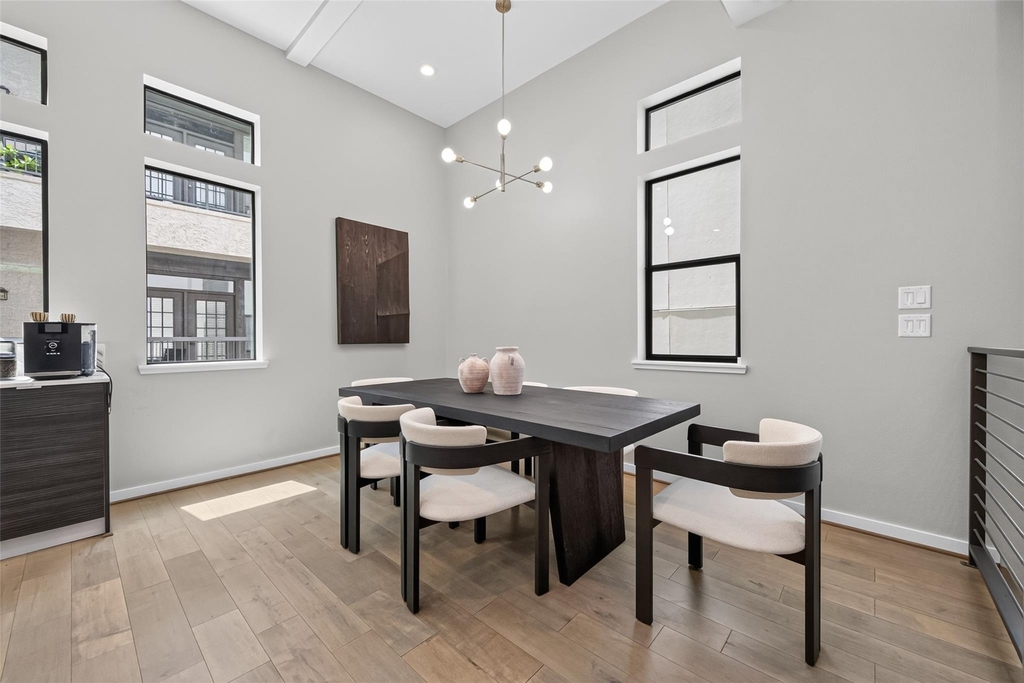 607 Memorial Heights Drive - Photo 5