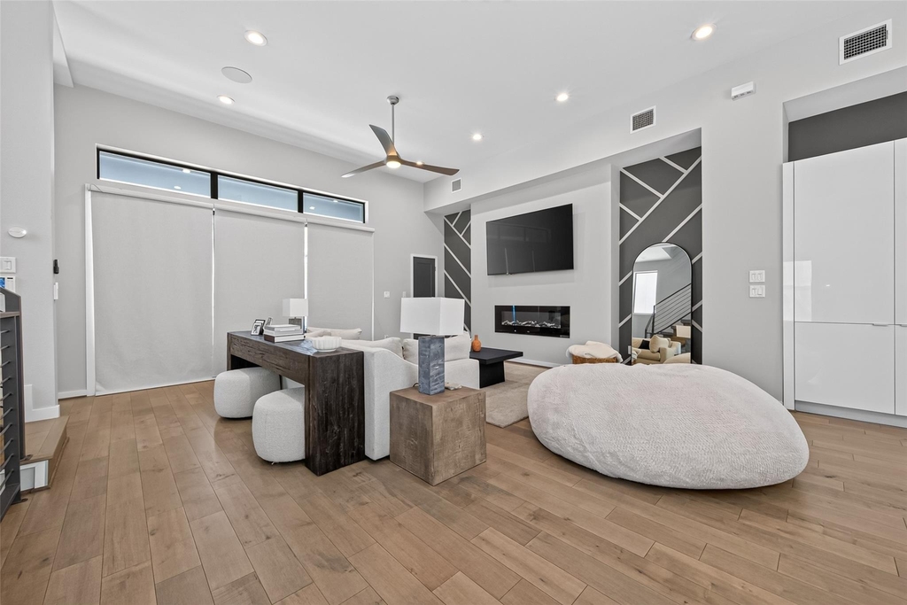 607 Memorial Heights Drive - Photo 4