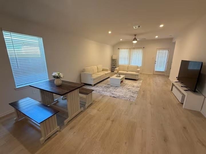 4915 Oakwood Drive - Photo 2