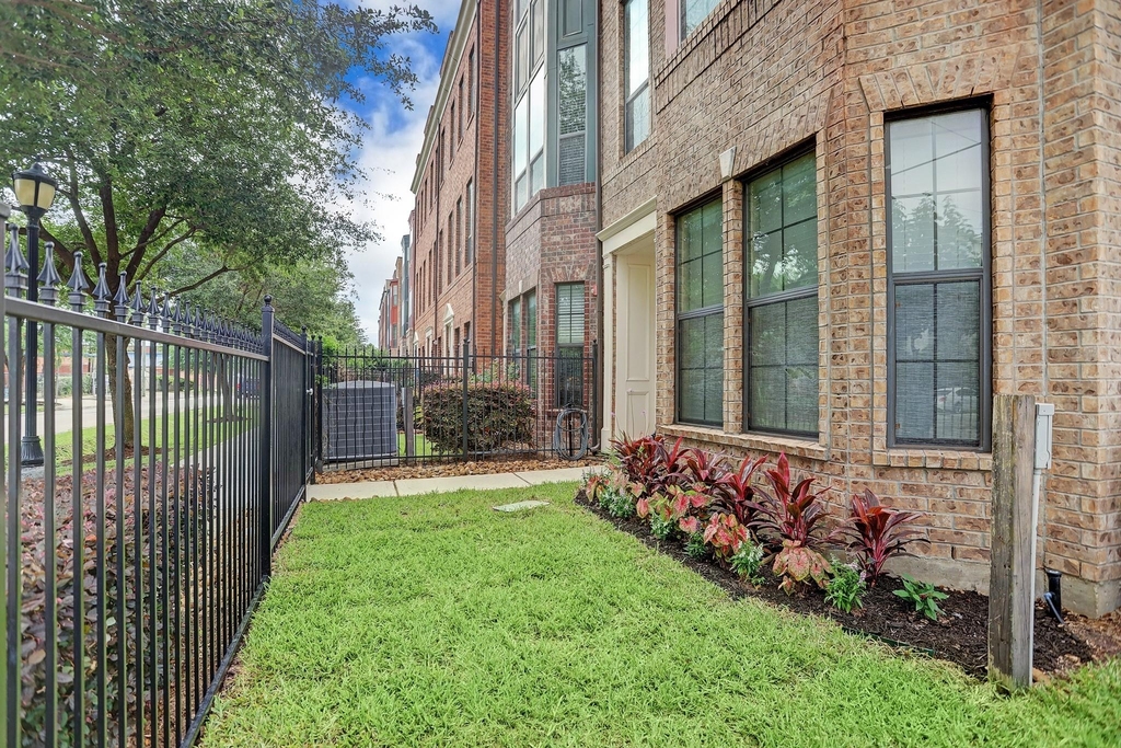 2110 Shearn Street - Photo 1