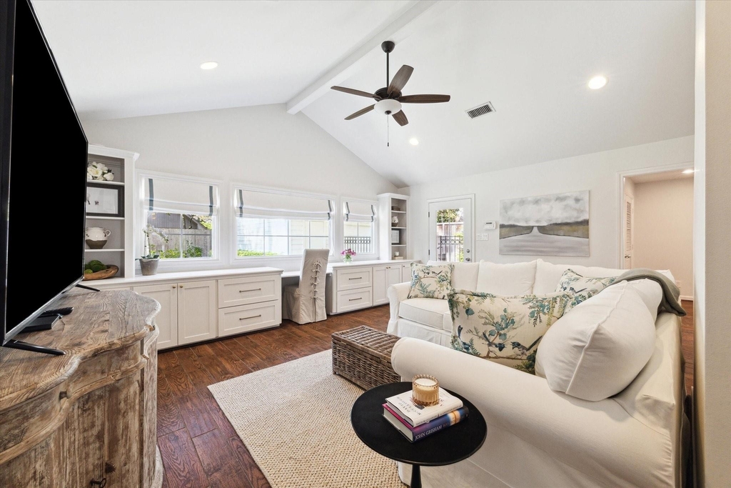 737 Country Lane - Photo 7