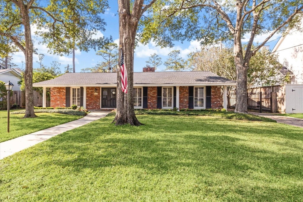 737 Country Lane - Photo 0