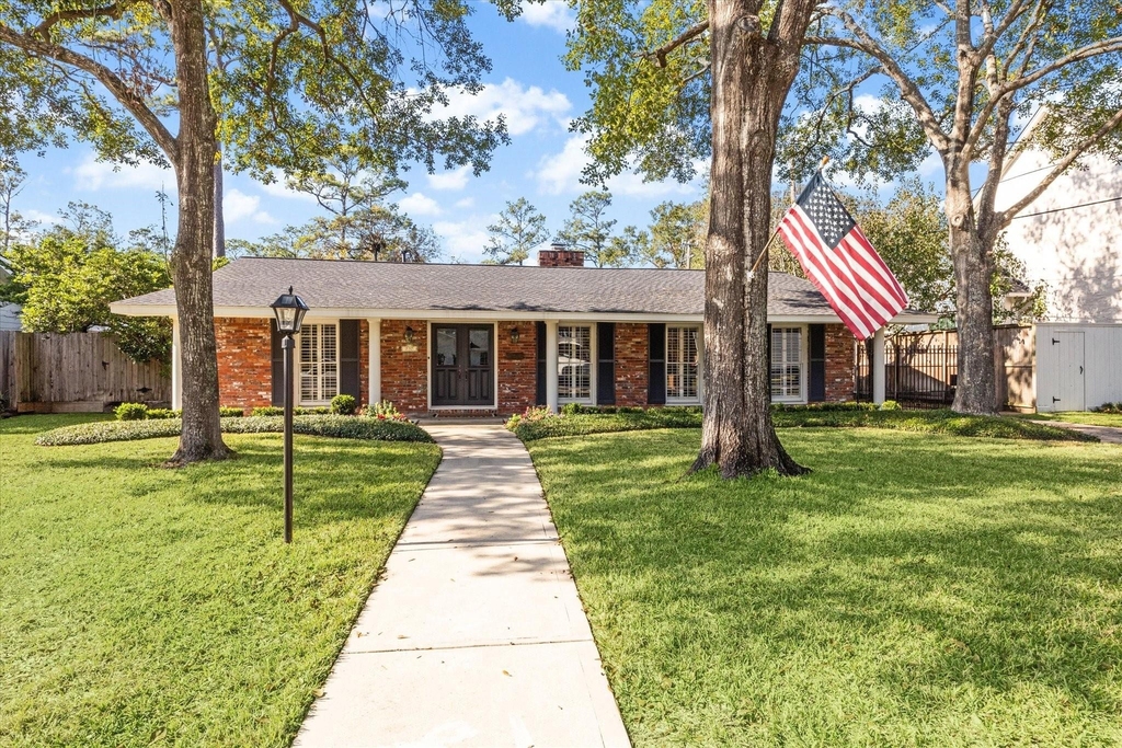 737 Country Lane - Photo 1