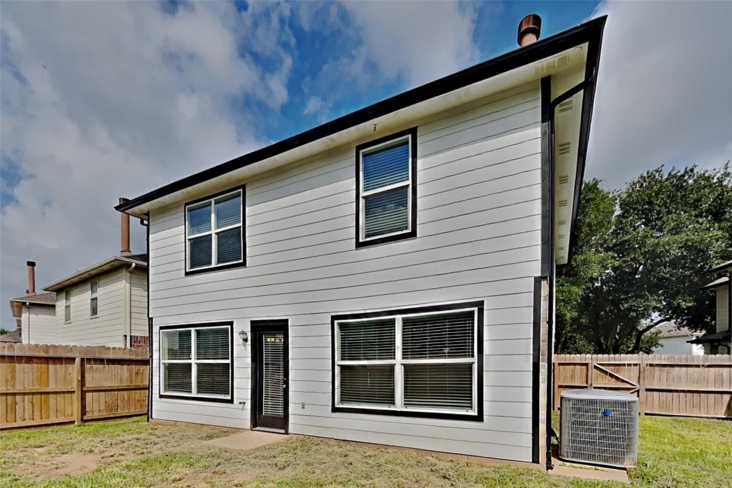 19526 Rocky Bank Drive - Photo 16