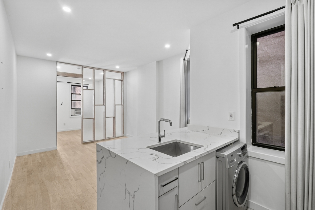 212 Lafayette Street - Photo 6