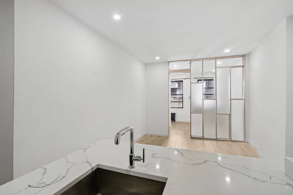 212 Lafayette Street - Photo 5