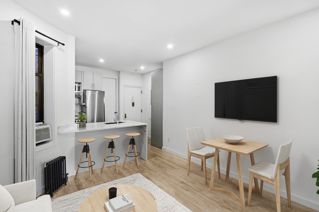 212 Lafayette Street - Photo 0