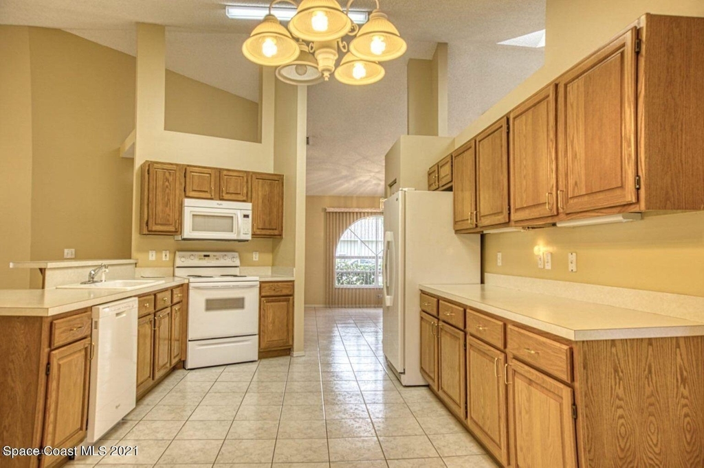 805 Crossbow Drive - Photo 5