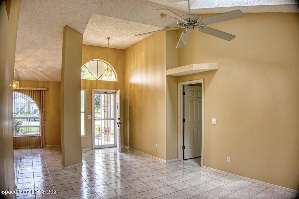 805 Crossbow Drive - Photo 2