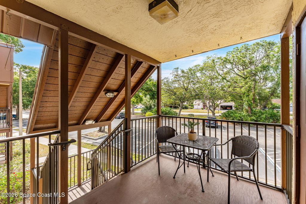 7814 Shadowood Drive - Photo 2