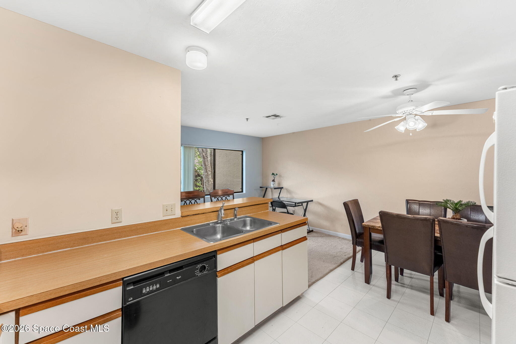 7814 Shadowood Drive - Photo 9