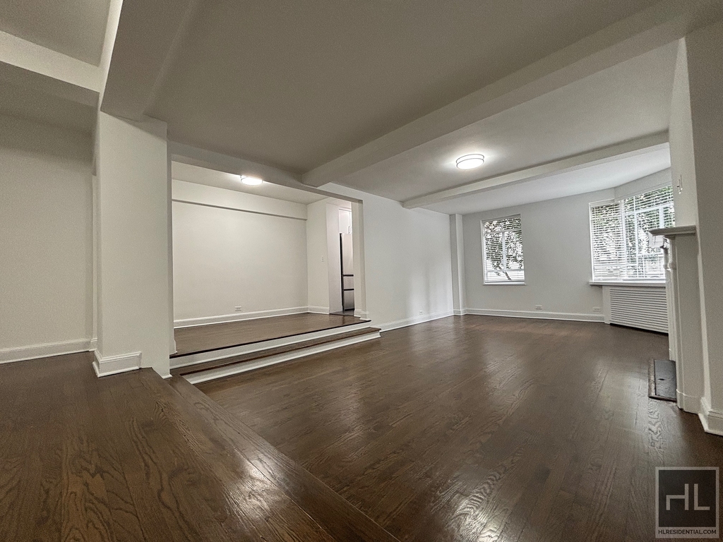5 Avenue - Photo 2